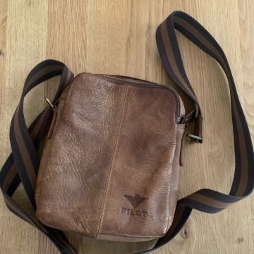 Muška kožna torbica
