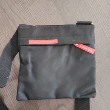 Muška Prada torbica