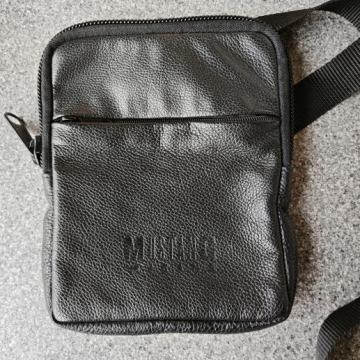 MUŠKA TORBICA 22 x 18cm MUSTAN