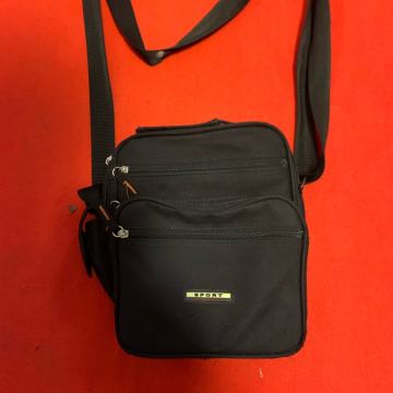 MUSKA TORBICA CRNA 25x20x do 12 cm