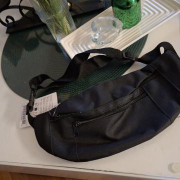 MUŠKA TORBICA OKO STRUKA - NOVO