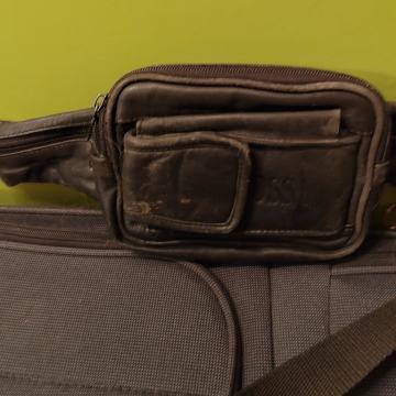 Muška torbica oko struka