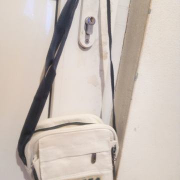 Muška torba torbica ORIGINAL LEGEA 2x nošena KAO NOVA iz trgovine 10€