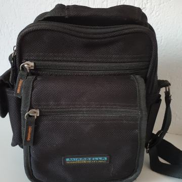 Muška torbica za preko ramena