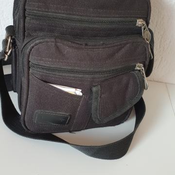 Muška torbica za preko ramena