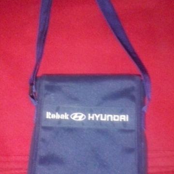 Torbica za automobil