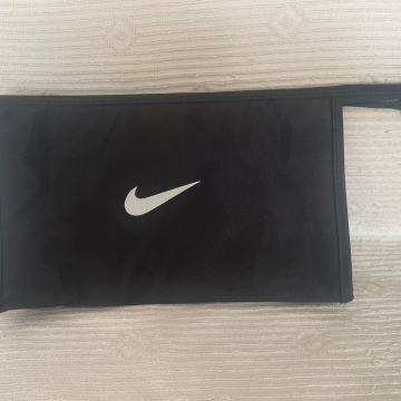 Nike muski neseser / kozmeticka torbica