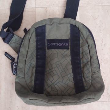 Samsonite torbica, 20 x 20 cm, preko jednog ramena