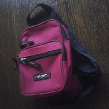 Sport 14x18x4 kvalitetna torbica na rame
