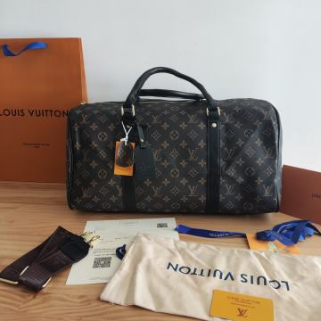 Sportska, putna  Louis Vuitton kožeс  1109.8