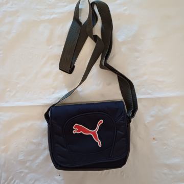 Sportska torbica ramena. PUMA. NOVO.