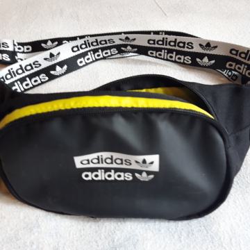 Torbica adidas retro oko struka