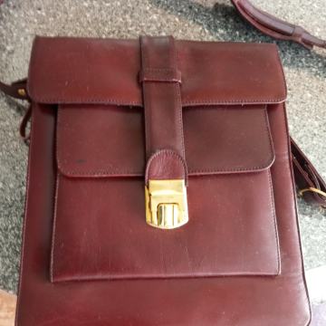 PRILIKA,torbica M/Ž-28cm X 22cm, čista koža , vidi slike !