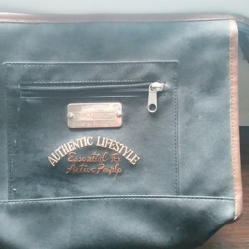 Torbica muška za kozmetiku