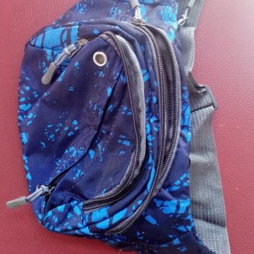 Torbica-pederuša oko struka nova kvalitetna i lijepa