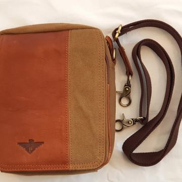 Torbica preko ramena, Pilot, casual, NOVA, nekorištena, dostava cijel