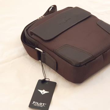 Torbica preko ramena, Pilot, NOVA, nekorištena, dostava cijela HR