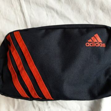 Torbica toaletna adidas