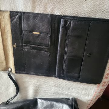 Torbice dvije, čista koža ,1 kom=15 eura,vidi slike!