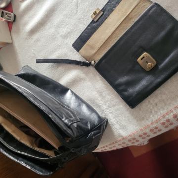 Torbice dvije, čista koža ,1 kom=15 eura,vidi slike!