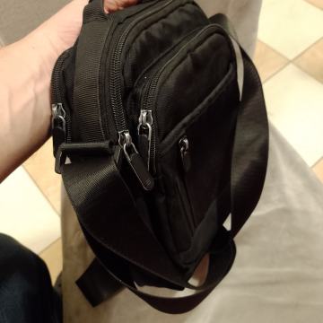 TOT TORBICA NA RAME 25x20x10 KVALITETNA I PRAKTIČNA