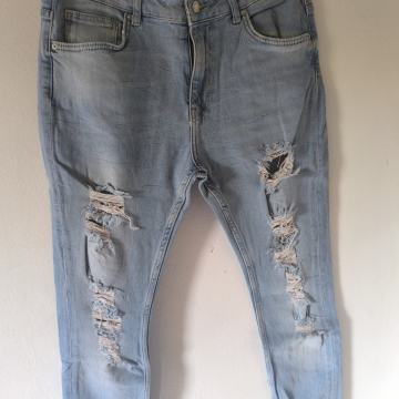 Bershka muške traperice