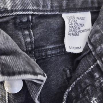 H&M crne traperice uskog kroja