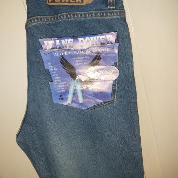 Prodajem nove traperice