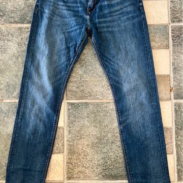 Tommy Hilfiger jeans traperice 33/32 odlicne sa greskom