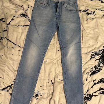 Tommy Hilfiger traperice, 31/32, slim tappered, jednom nošene