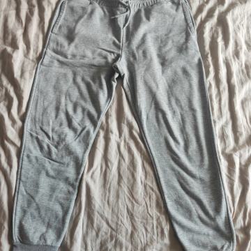 C&A siva trenirka, L, malo nošena