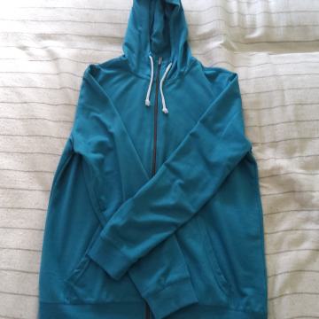 Muška majica s kapuljačom na zatvarač