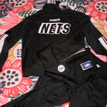 SNIŽENJE!! NBA TRENERKA BROOKLYN NETS- VELIČINA M!
