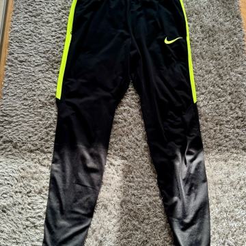 Nike dri-fit trenerka donji dio | veličina L