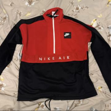 Prodajem Nike (M veličina)  Zip Hoodie