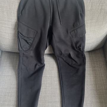 Prodajem Nike Tech fleece donji dio trenirke, vel S