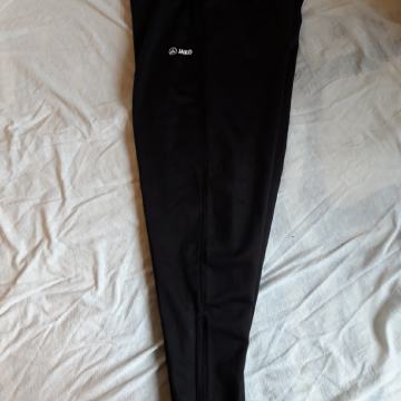 Trenirka (L) jako doljnja