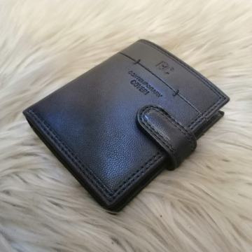 Plavi i crni kožni novčanik Coveri