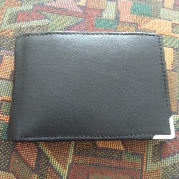 Hitno prodajem mali novčanik