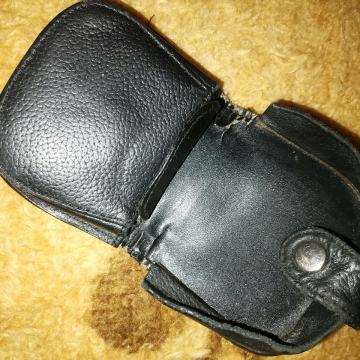 stari kožni novčanik...