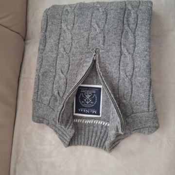 McNeal pulover vel L