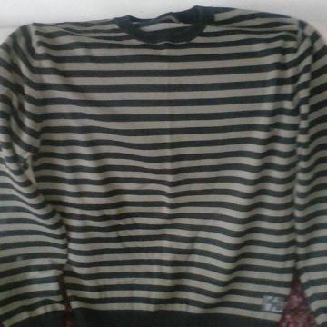 Urban republic pulover