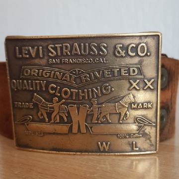 Remen LEVI STRAUSS & CO.