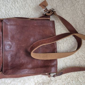 Torbica Apetizer kožna na rame