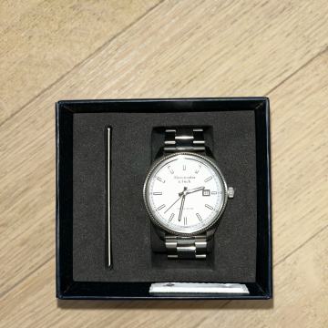 Abercrombie&Fitch Limited Edition sat