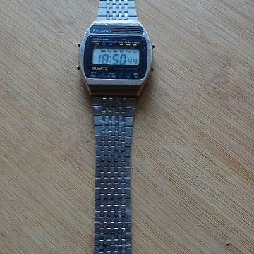 Armitron vintage digitalni sat