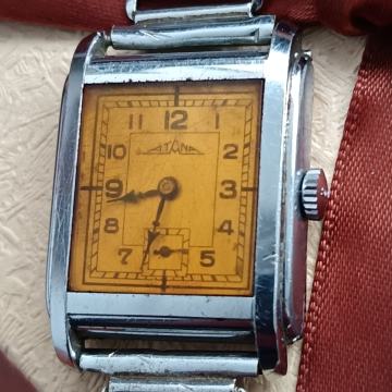 Atana Swiss Art Deco tank