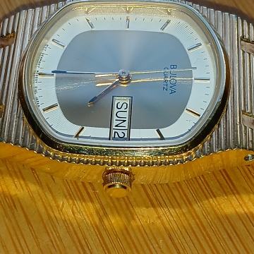 Bulova quartz muski sat