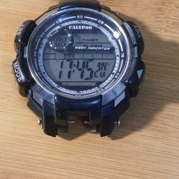 Calypso digitalni sat