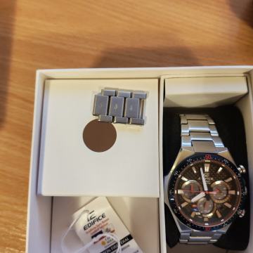 Casio Edifice Scuderia Toro Roso